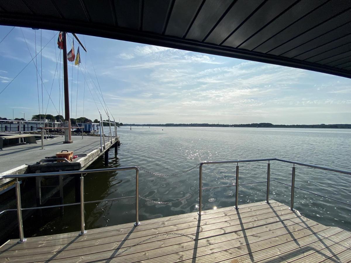 Hausboot Fjord Nordstern Mit Dachterrasse In Schleswig Hotell Exteriör bild