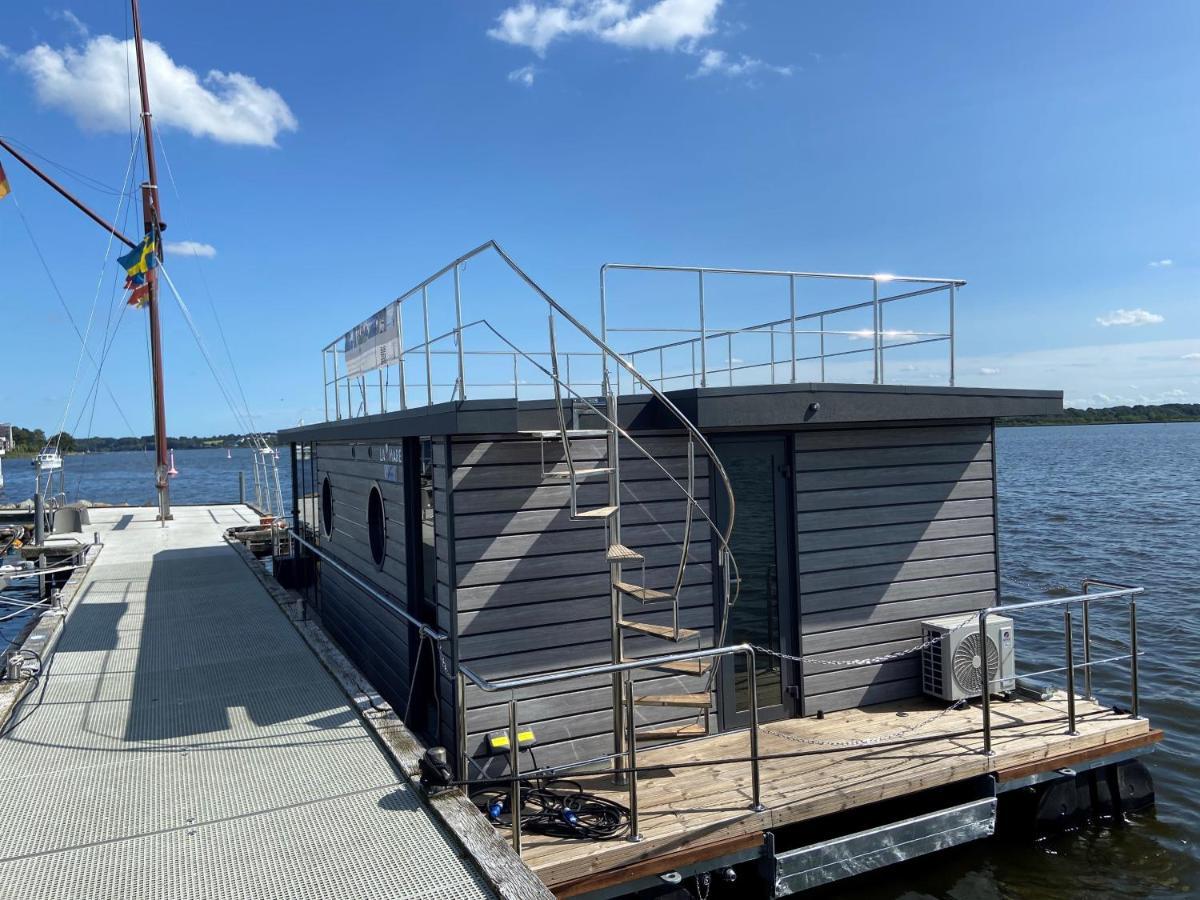 Hausboot Fjord Nordstern Mit Dachterrasse In Schleswig Hotell Exteriör bild